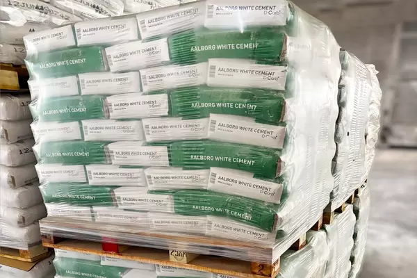 20kg bags D-Carb on pallets ready in Cementir's Malaysia plant