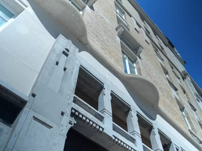 The Grand Nieuwpoort: Restoring a Historic Landmark with D-Carb Lower Carbon White Cement