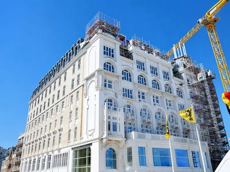 The Grand Nieuwpoort: Restoring a Historic Landmark with D-Carb Lower Carbon White Cement