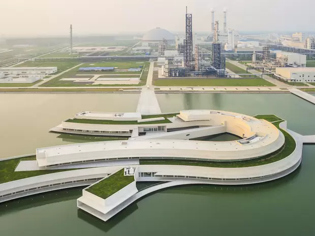 The Building on the Water: Shihlien Chemical plant in Huai’An City