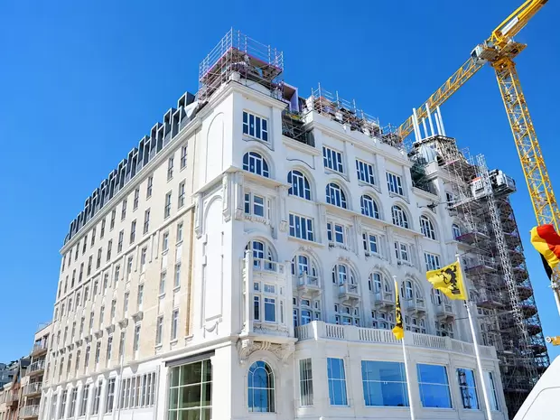 The Grand Nieuwpoort: Restoring a Historic Landmark with D-Carb Lower Carbon White Cement
