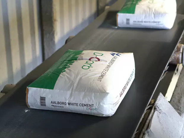 D-Carb low carbon white cement
