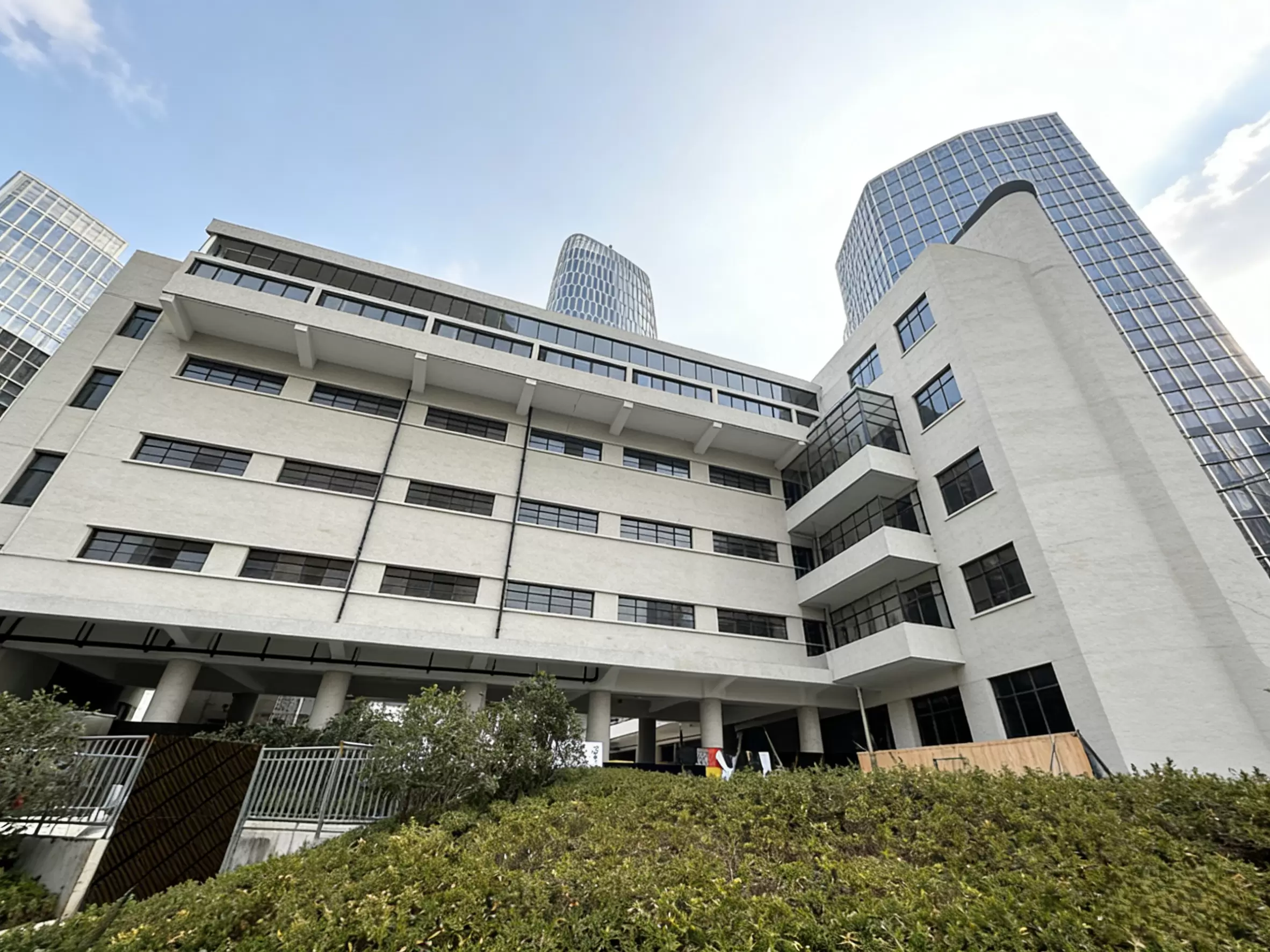 the former Bile School