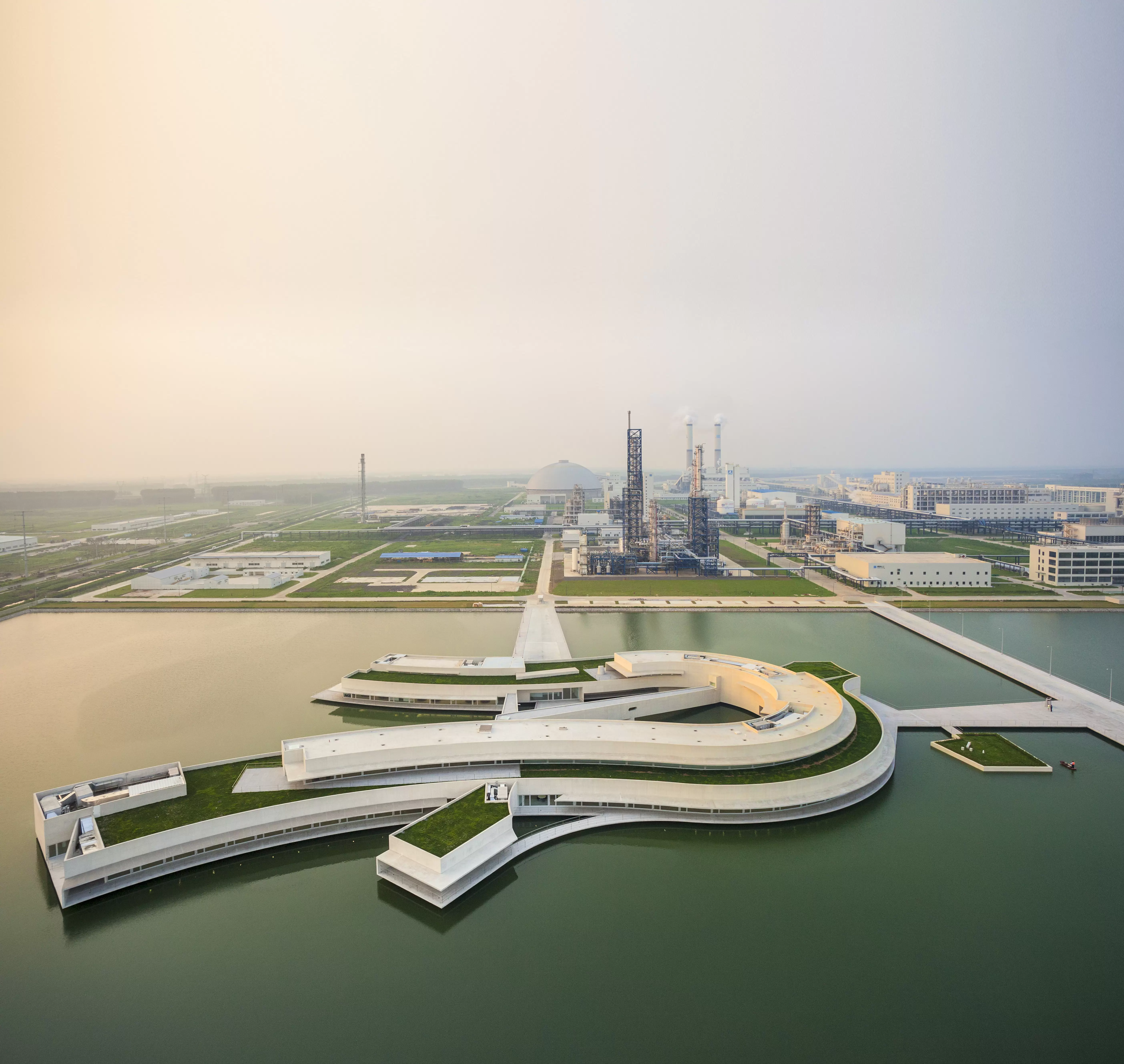 The Building on the Water: Shihlien Chemical plant in Huai’An City