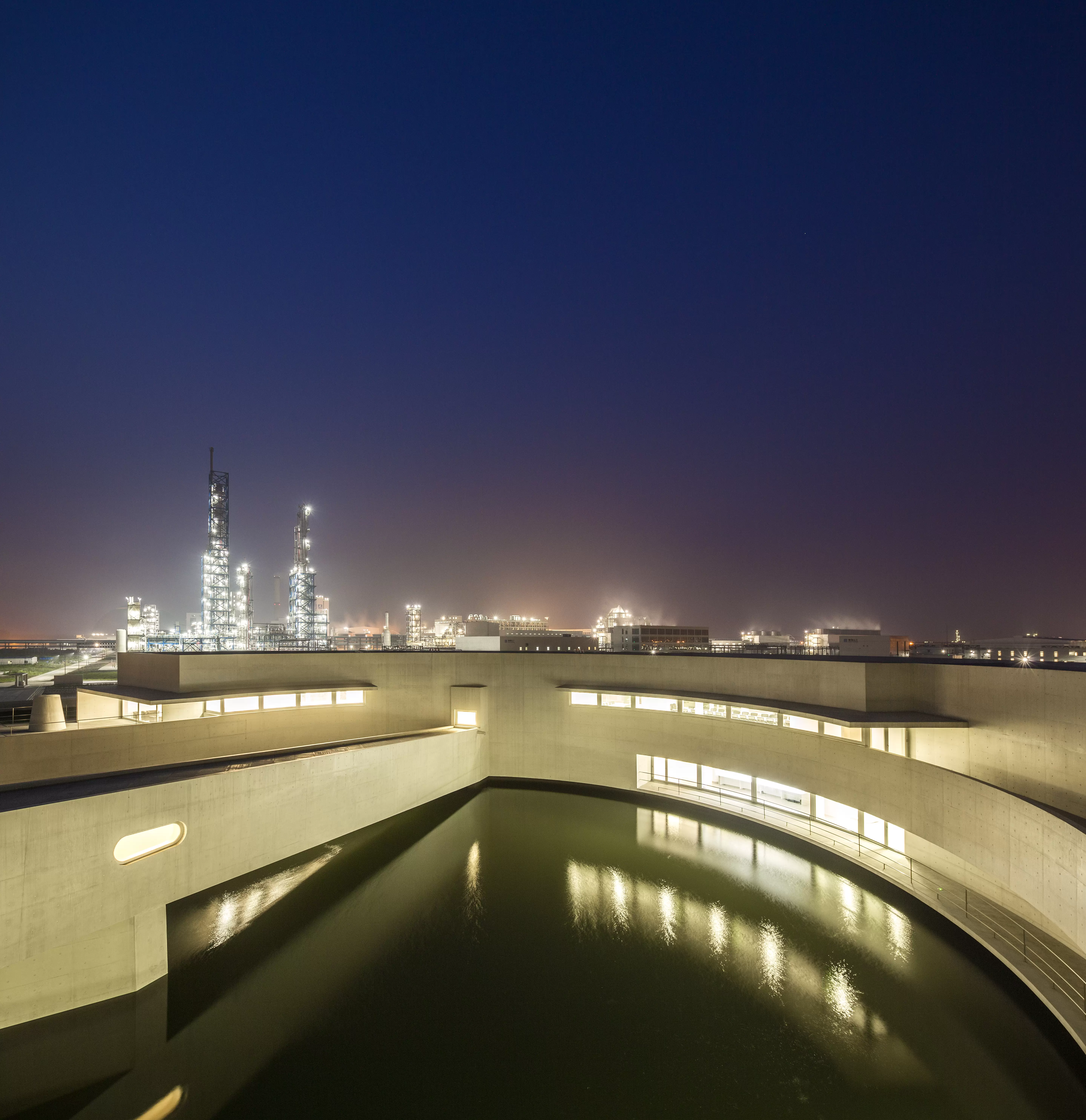 The Building on the Water: Shihlien Chemical plant in Huai’An City